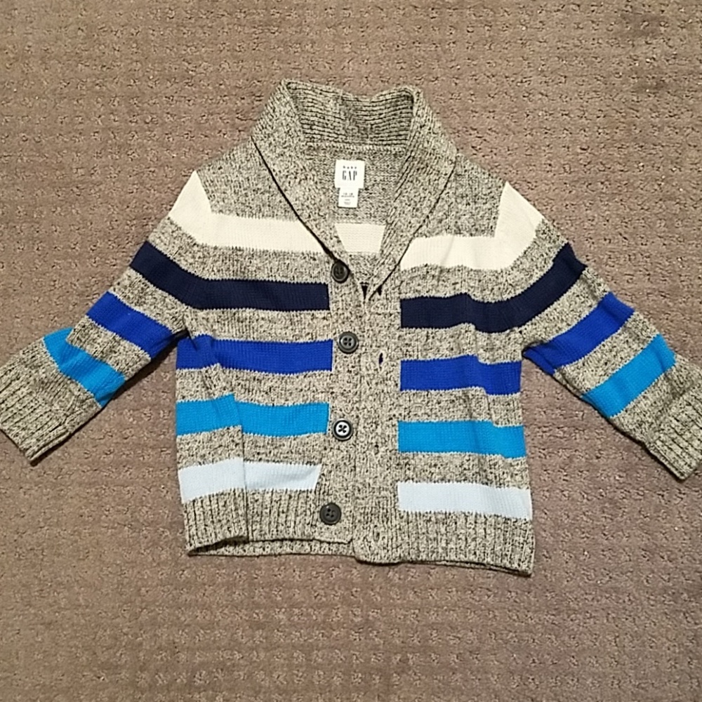 Gap sweater